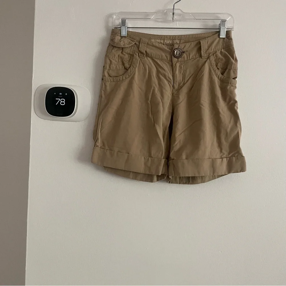 Da Nang Women's Tan Cargo Shorts size XS - Picture 2 of 9